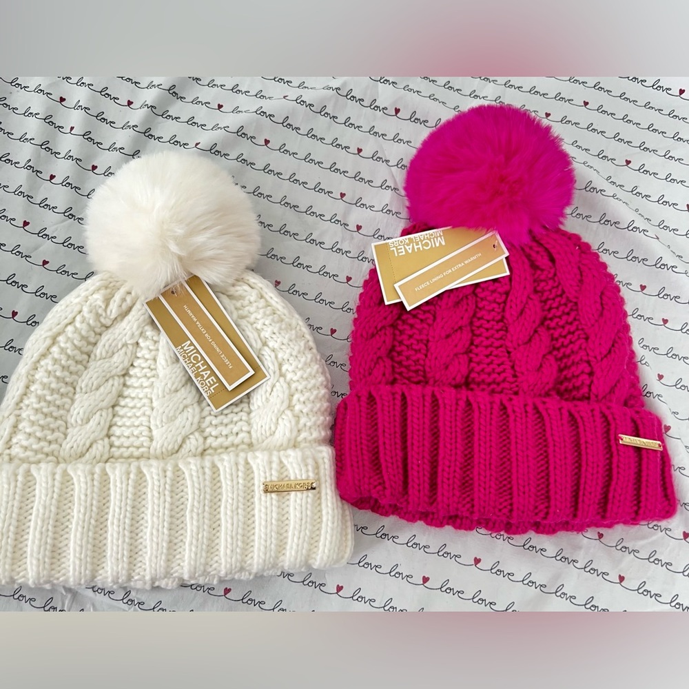🤍SET 2 hats MICHAEL KORS🩷